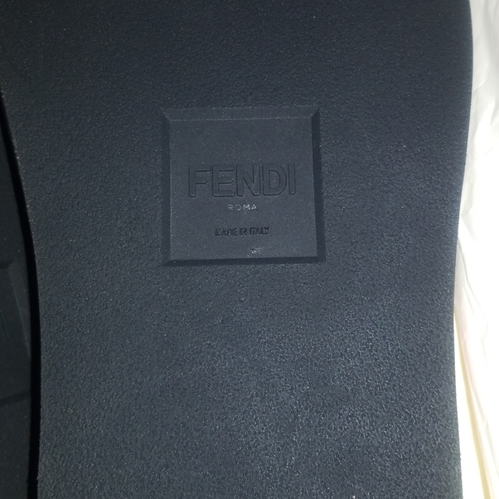 Fendi (SOLD) - Picture 5 of 8